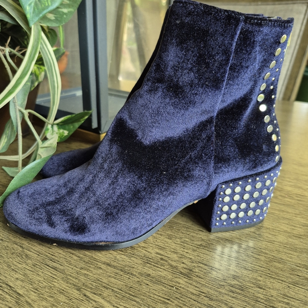 🔥 Stunning Royal Blue Velvet Studded Ankle Boots - Chic & Unique! Block Heels